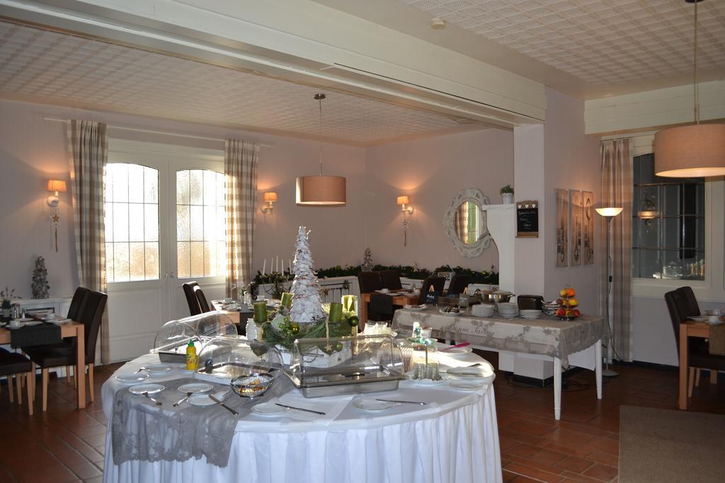 בורנהיים Hotel Garni Zum Dorfbrunnen מראה חיצוני תמונה